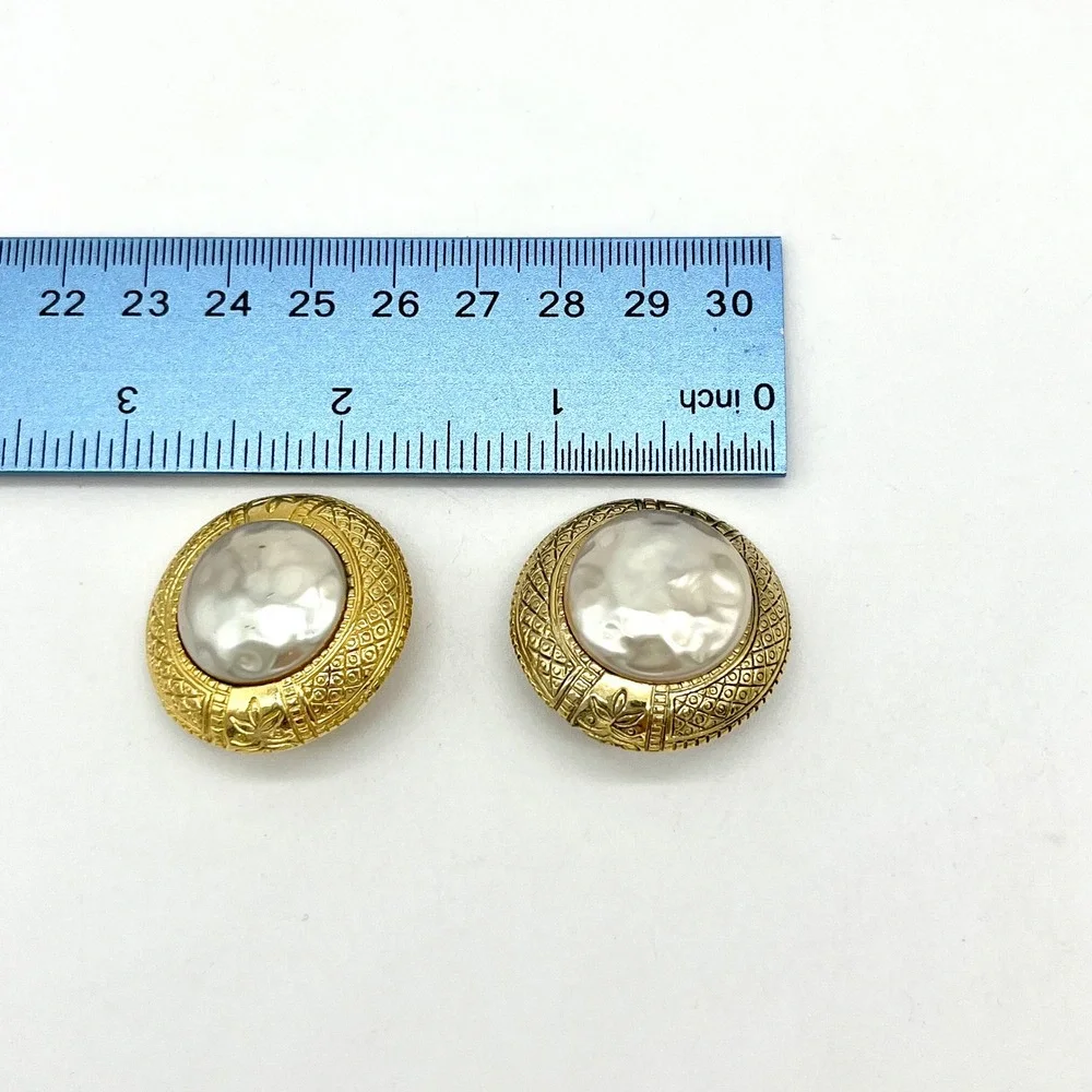 Carolee Faux Pearl Clip On Earrings‎ Gold Tone Textured Statement